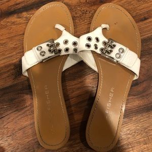 White Sandal/Flip flop. Size 8.5